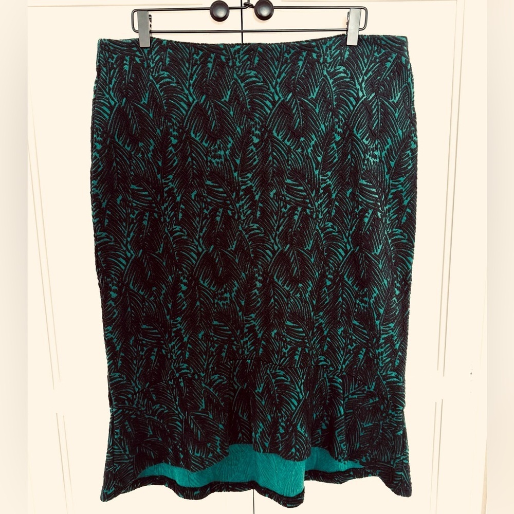 Michael Kors Leaf Pattern Pencil Skirt in Dark Emerald